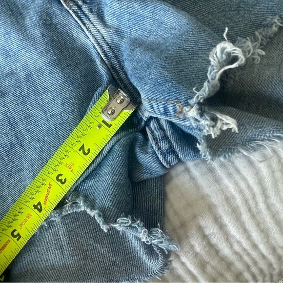 Wrangler Relaxed Fit Denim Shorts - Vintage Wash Cut Off Blue Jean - Picture 6 of 6